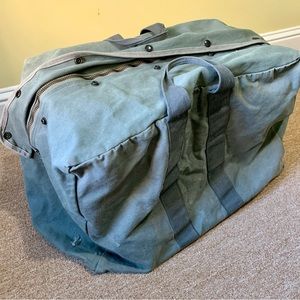 Military bag vintage Great condition 23x16x12in